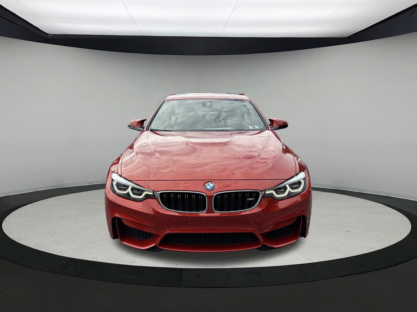 Used 2018 BMW M4 Coupe w/ Executive Package RWD image 2