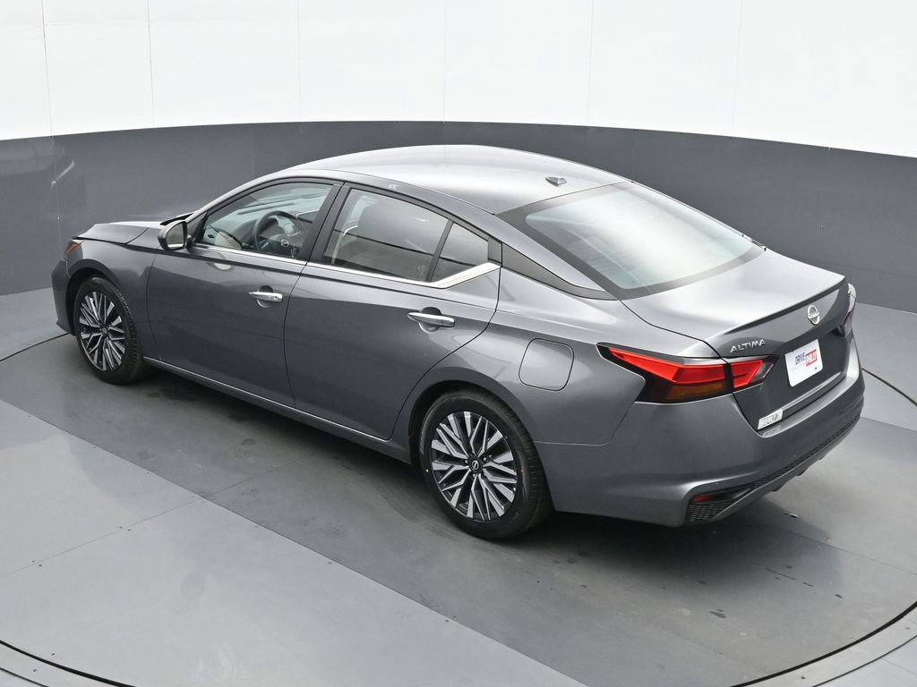 Used 2024 Nissan Altima 2.5 SV image 19