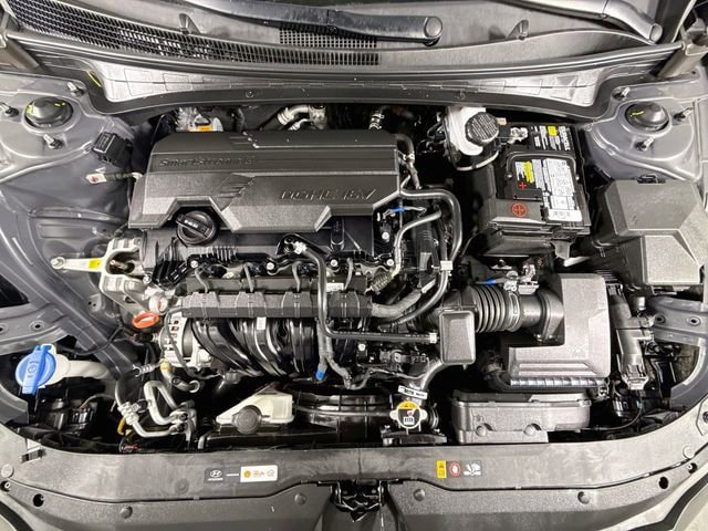 Used 2024 Hyundai Elantra Limited FWD image 31