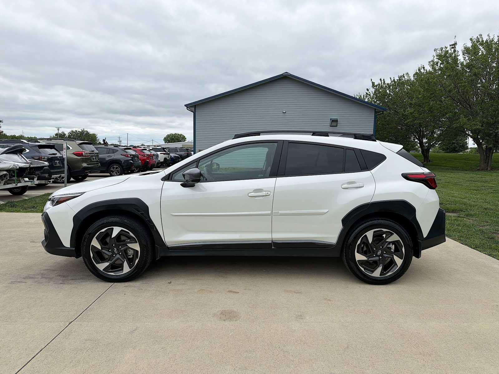 Used 2024 Subaru Crosstrek 2.5i Limited w/ Crosstrek Mirror Package AWD/4WD image 3