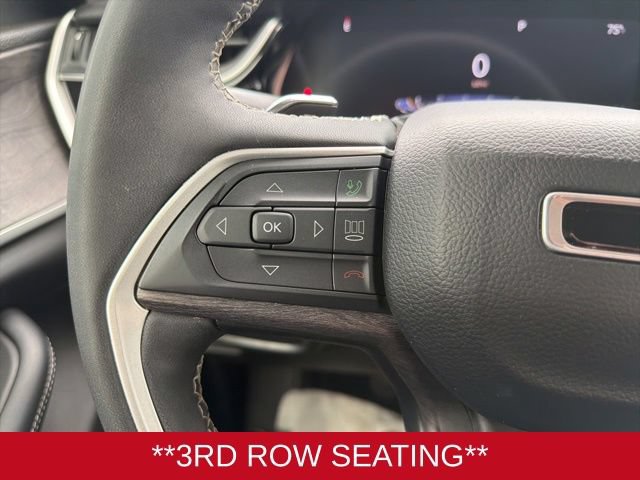 Used 2023 Jeep Grand Cherokee L Limited w/ Black Appearance Package RWD image 15