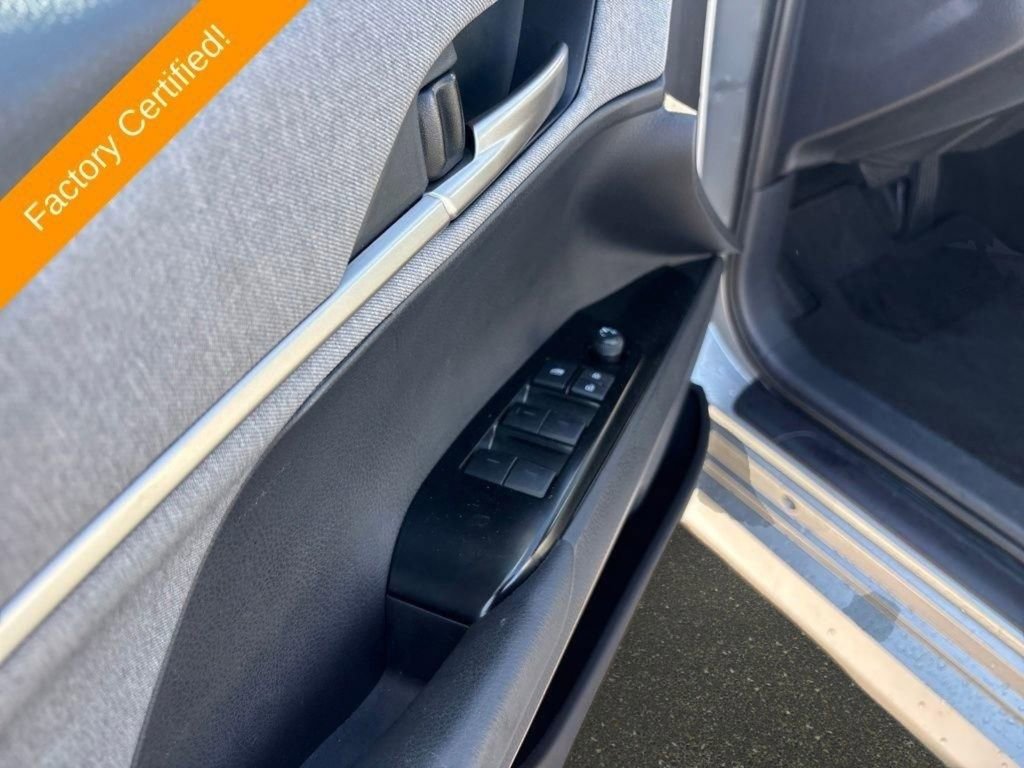 Used 2025 Toyota Camry LE image 11