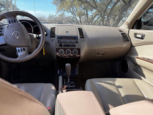 Used 2005 Nissan Altima 3.5 SE w/ (V01) Leather Pkg FWD image 31