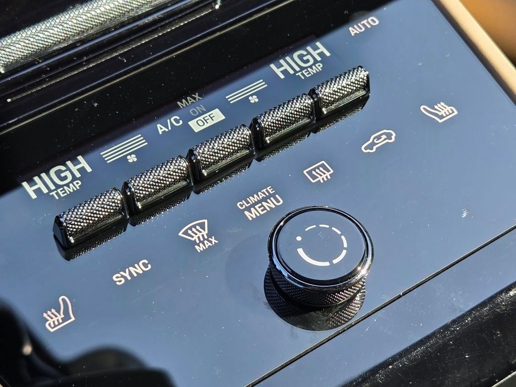 Used 2024 Porsche Cayenne image 17