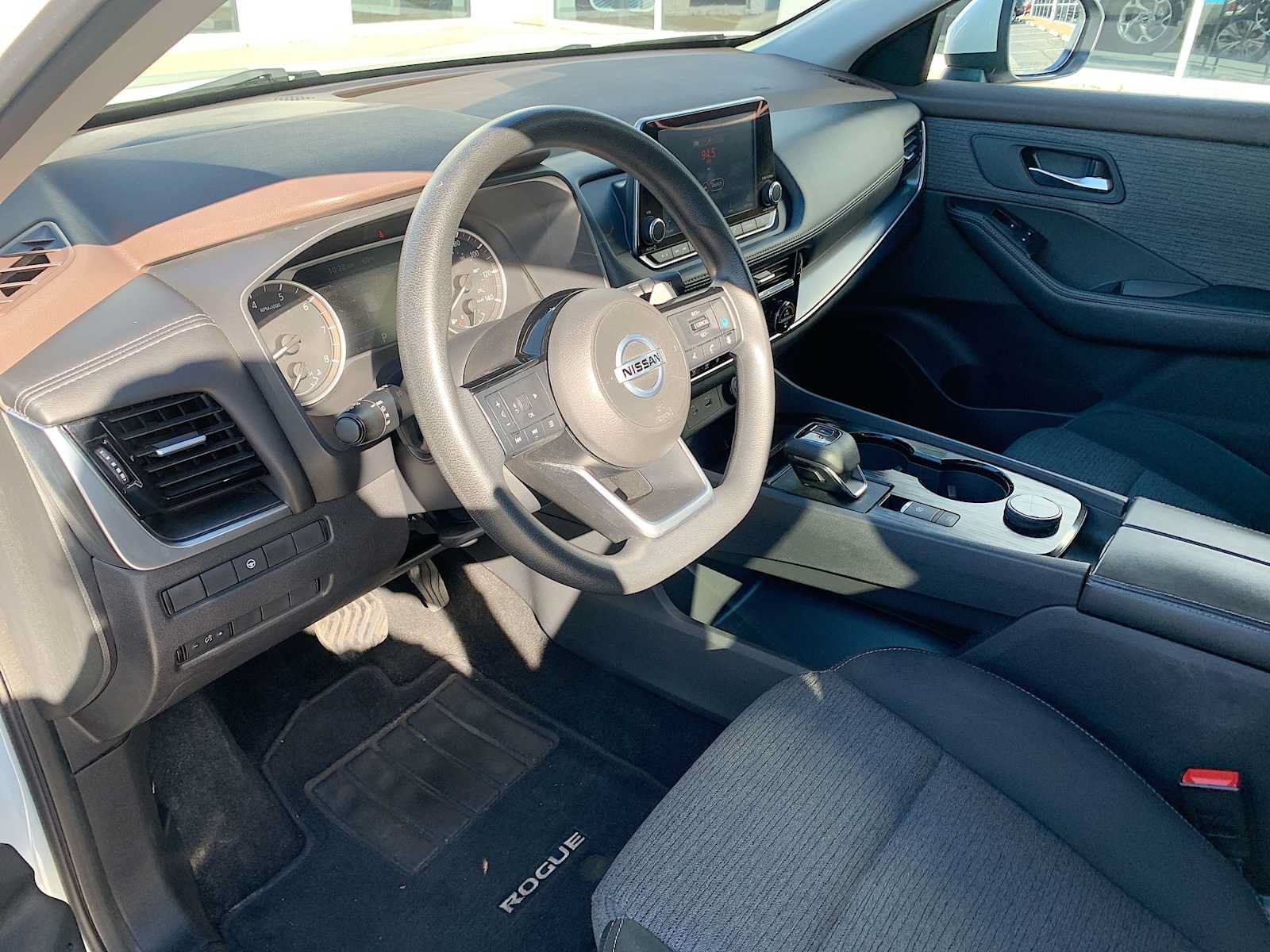 Used 2021 Nissan Rogue SV AWD/4WD image 10