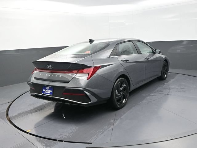 Used 2026 Hyundai Elantra SEL Sport Premium FWD image 10