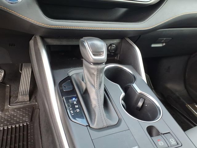 Used 2022 Toyota Highlander Bronze Edition image 12