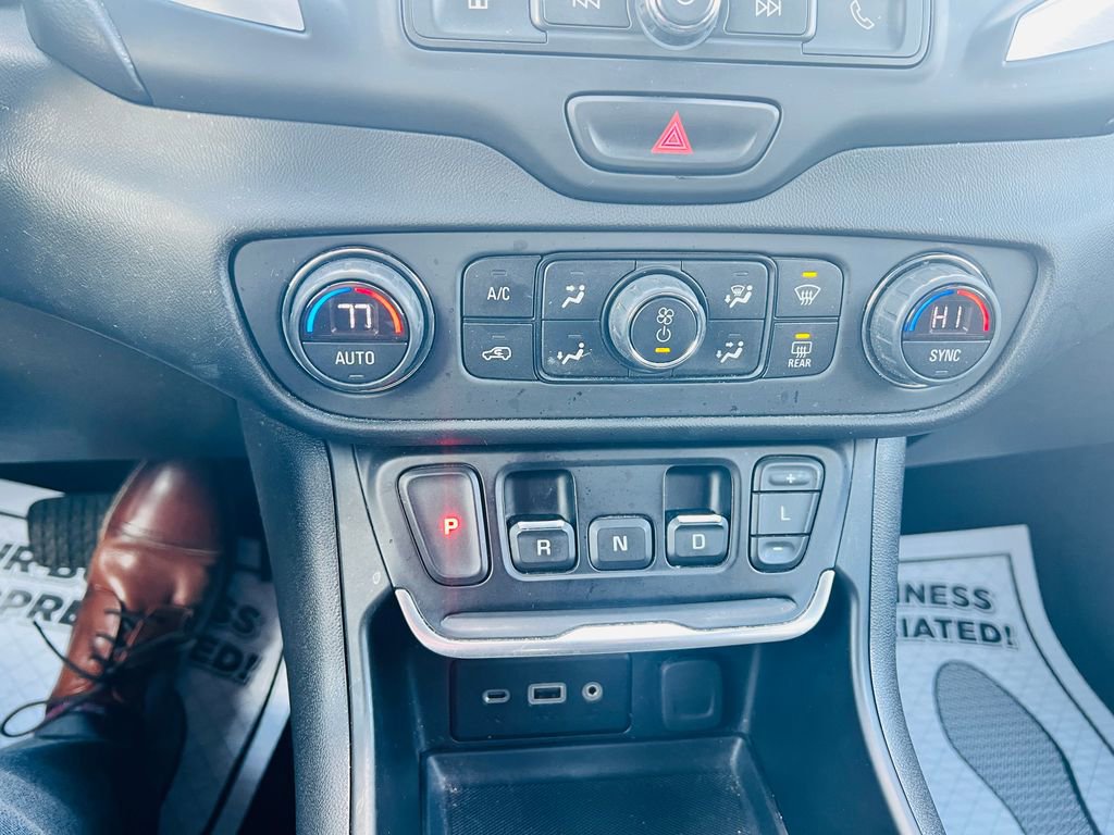 Used 2019 GMC Terrain SLE w/ Driver Convenience Package image 28