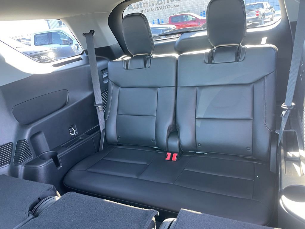 Used 2023 Ford Explorer XLT w/ Equipment Group 202A image 9