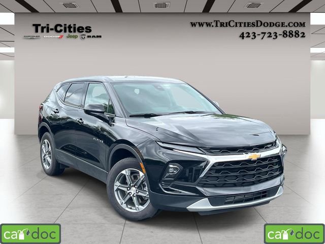 Used 2025 Chevrolet Blazer LT AWD/4WD image 1