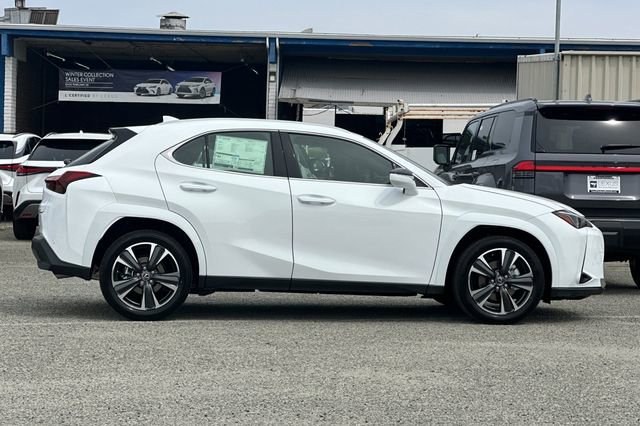 New 2026 Lexus UX 300h FWD image 4
