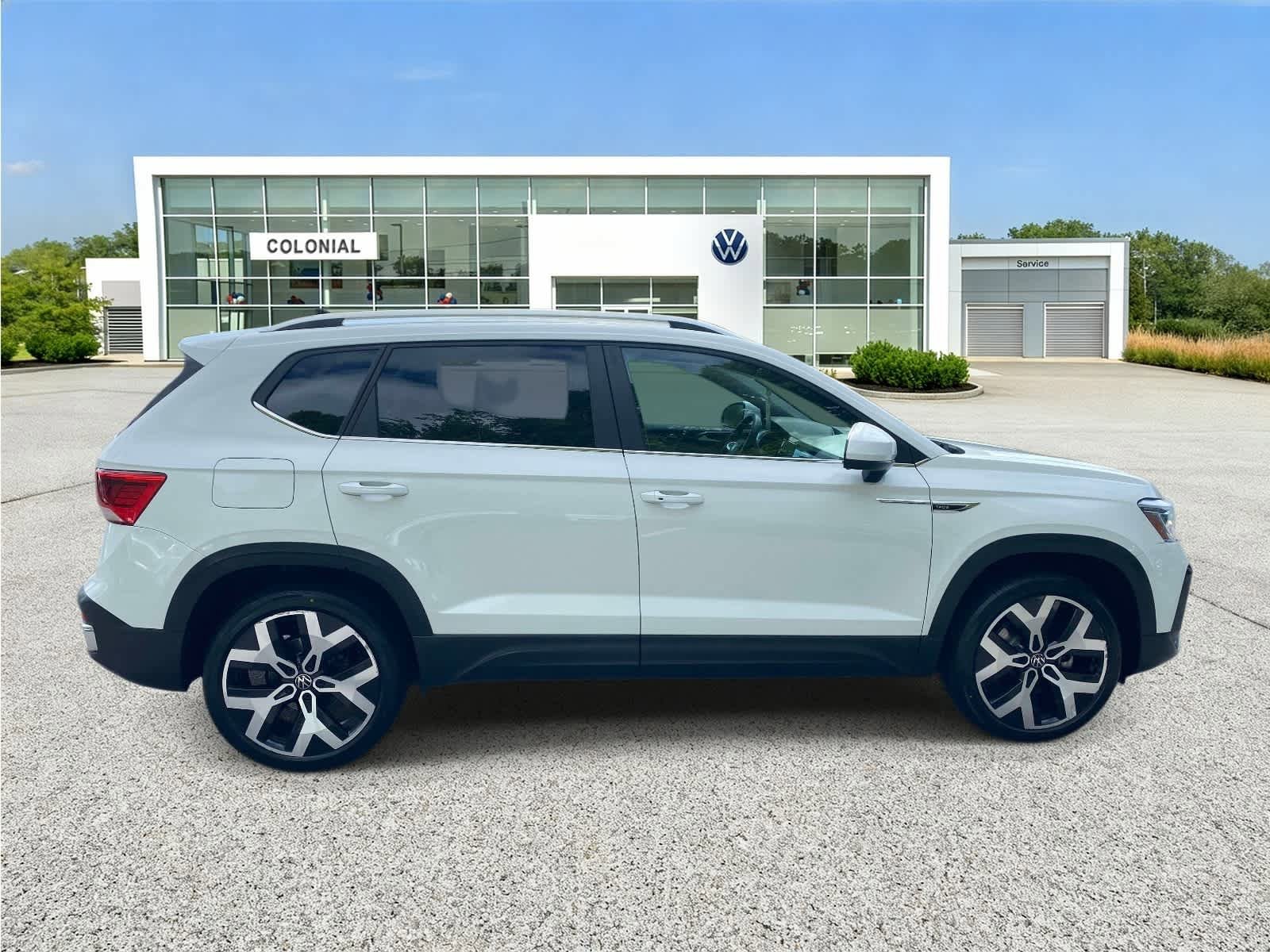 Certified 2022 Volkswagen Taos SEL AWD/4WD image 6