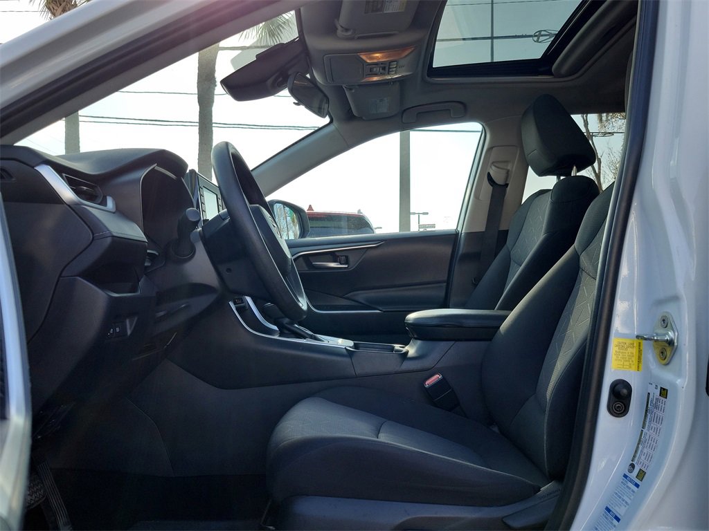 Used 2019 Toyota RAV4 XLE image 23