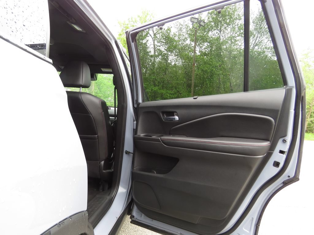 Used 2022 Honda Pilot Black Edition image 15
