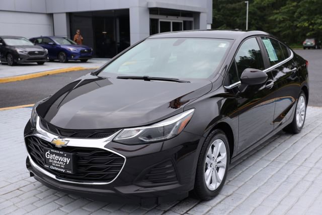 Used 2019 Chevrolet Cruze LT w/ Sun And Sound Package FWD image 1