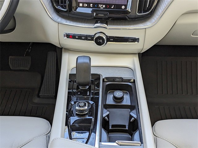 New 2025 Volvo XC60 B5 Plus w/ Climate Package image 20