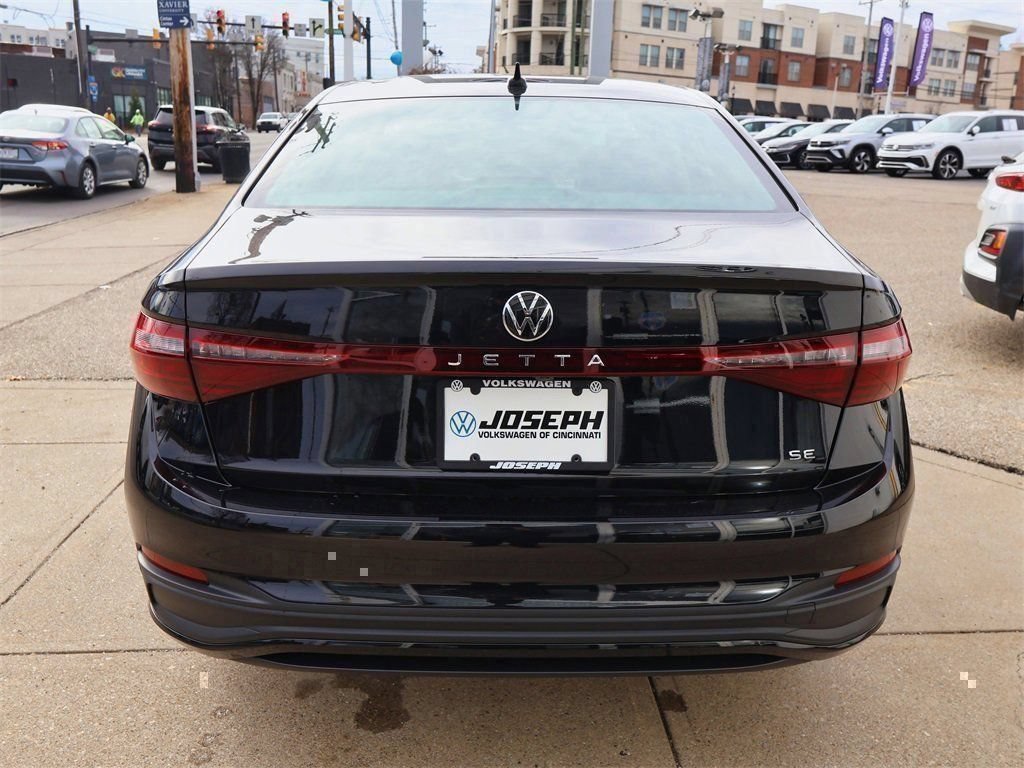 New 2026 Volkswagen Jetta SE FWD image 4