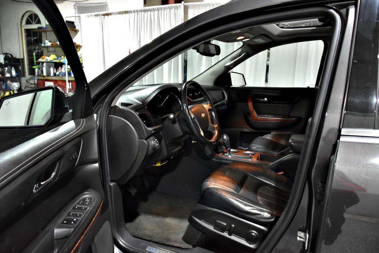Used 2014 Chevrolet Traverse LTZ FWD image 10