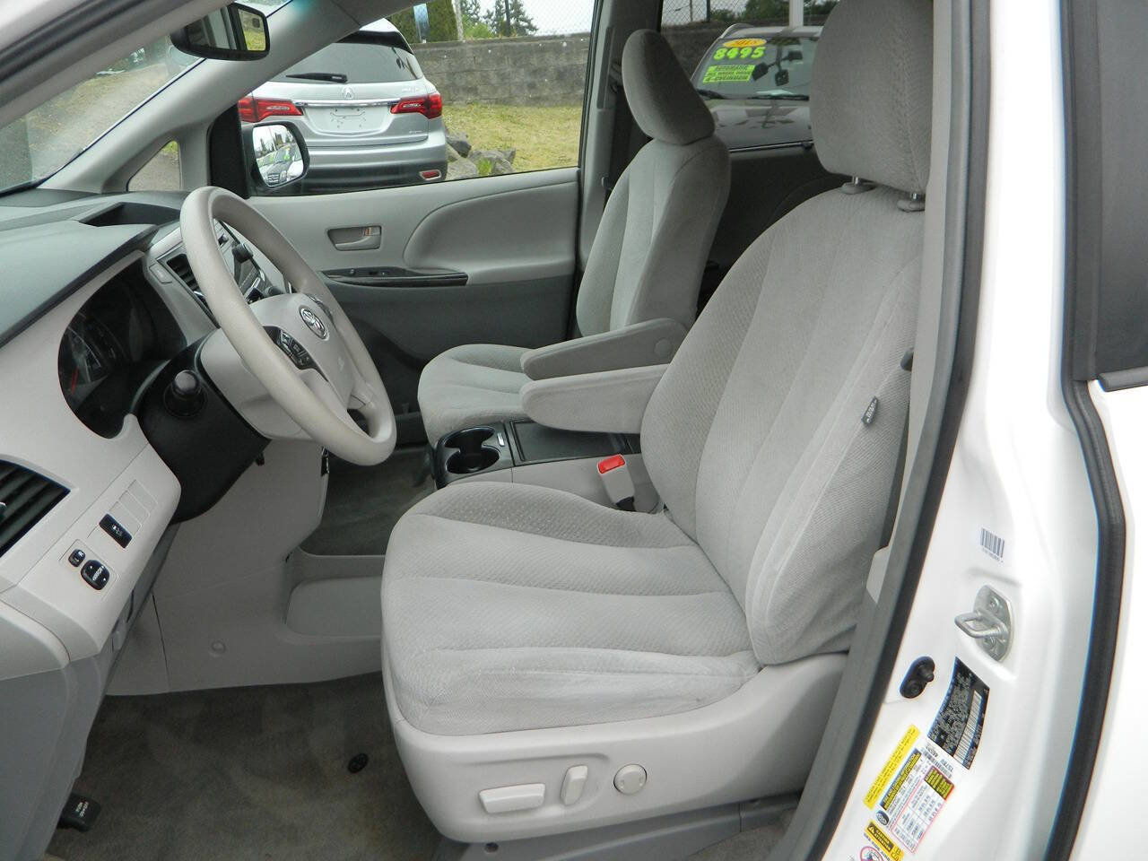 Used 2013 Toyota Sienna LE FWD image 12
