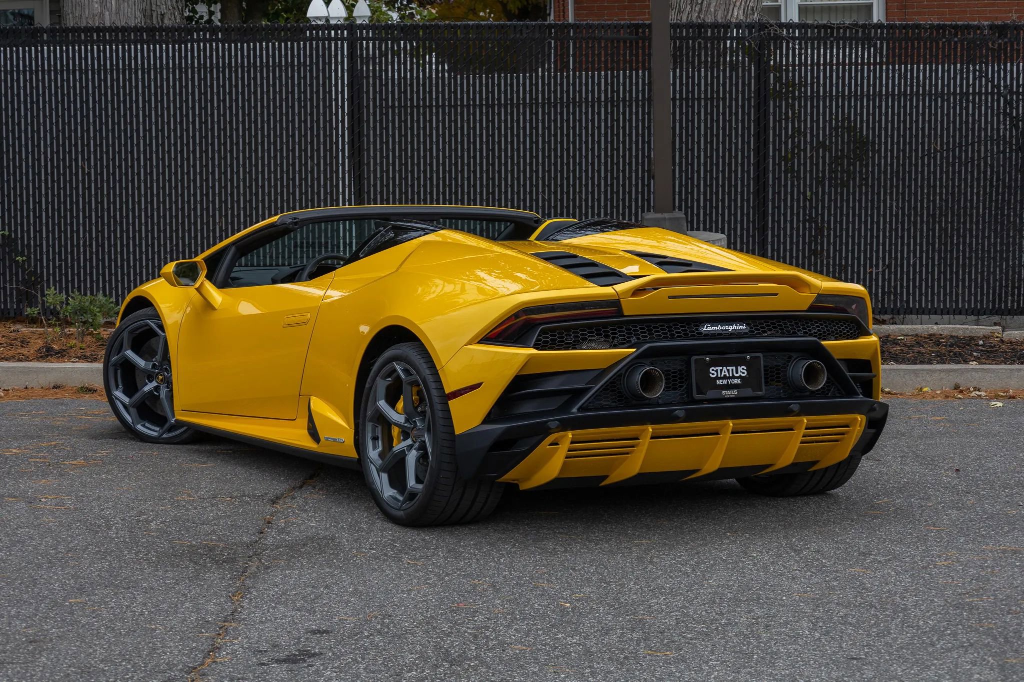 Used 2024 Lamborghini Huracan EVO image 36