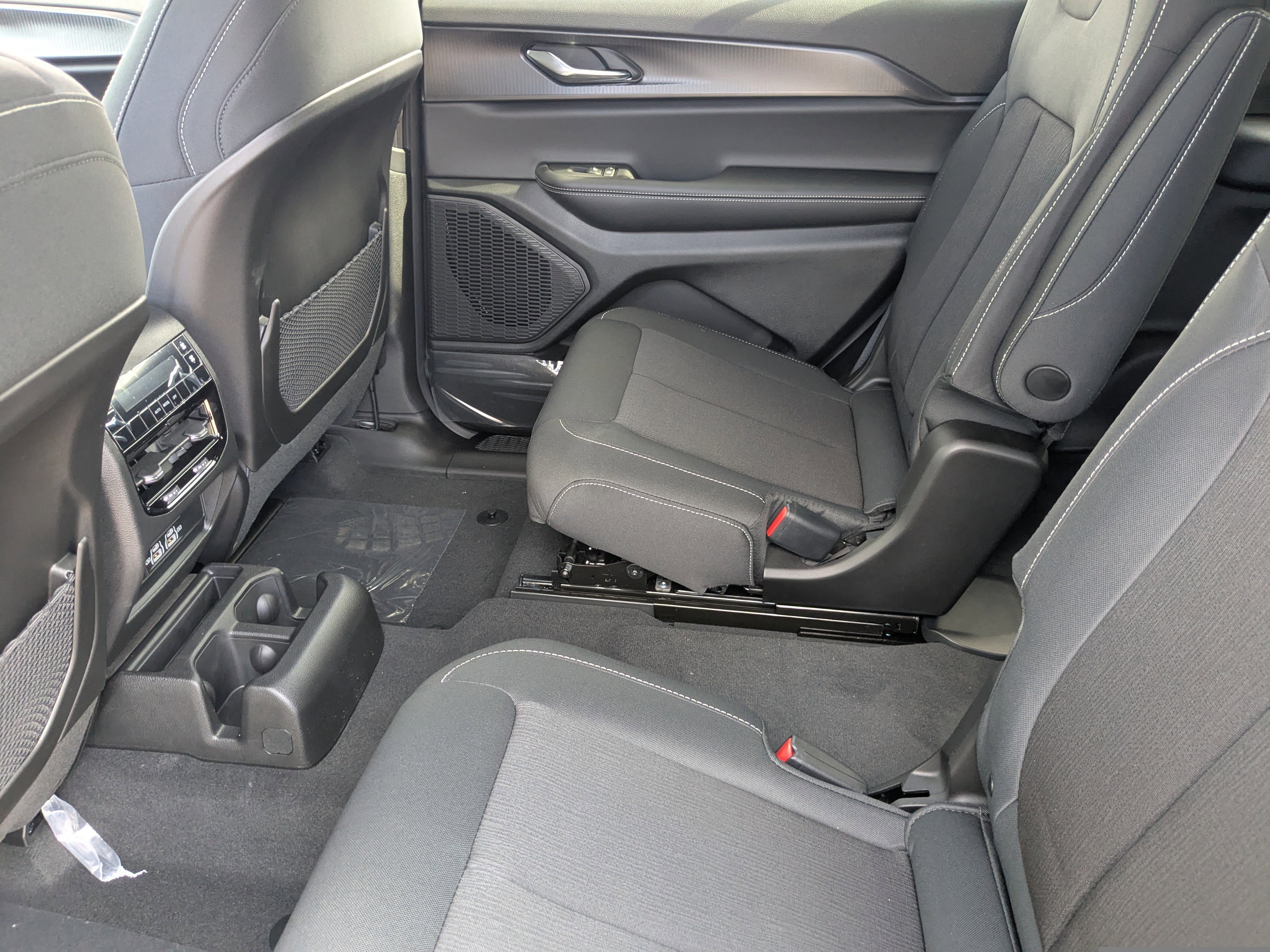 New 2025 Jeep Grand Cherokee L Laredo image 14