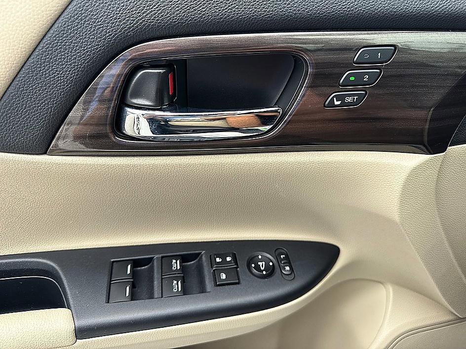 Used 2017 Honda Accord EX-L image 20