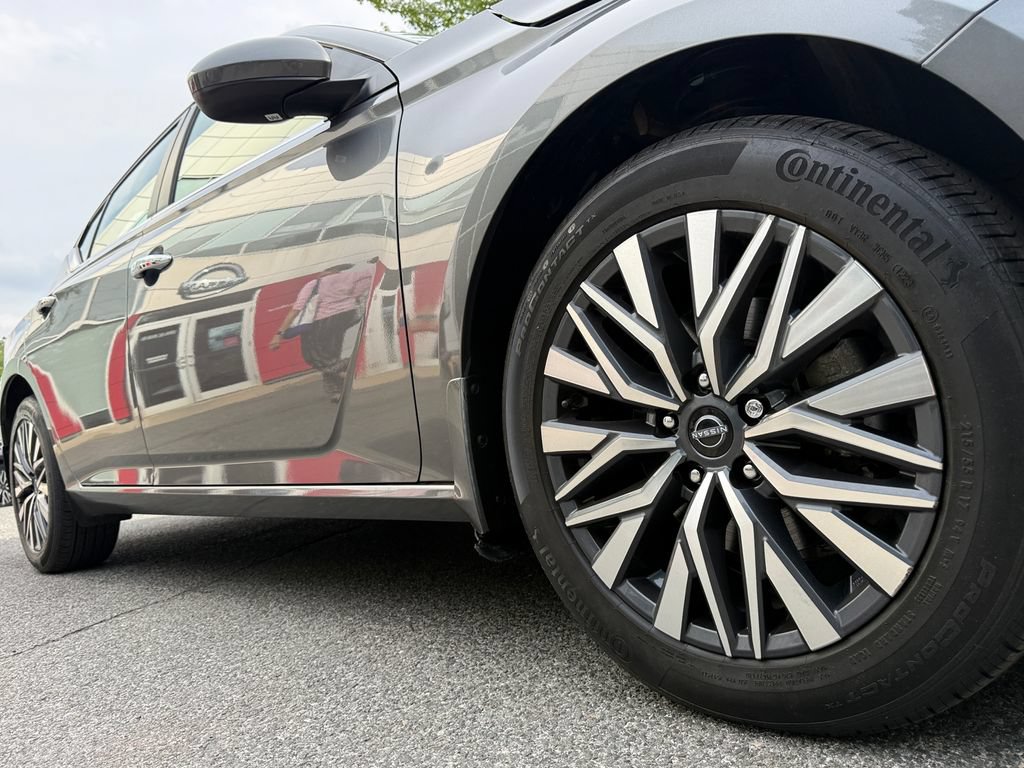 Used 2023 Nissan Altima 2.5 SV AWD/4WD image 9