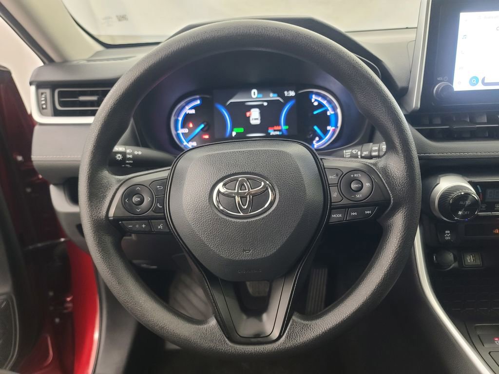 Used 2025 Toyota RAV4 XLE image 31