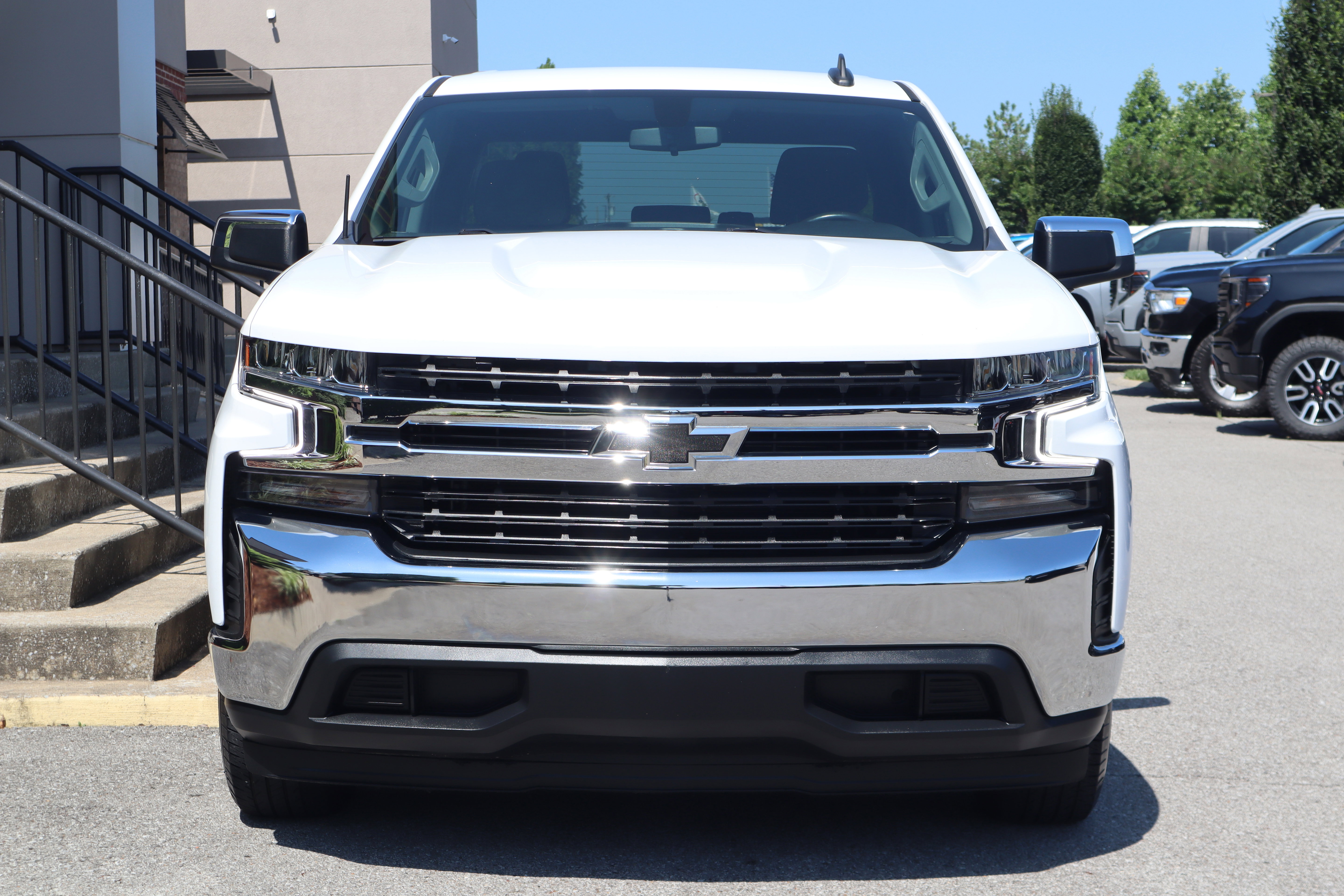 Used 2021 Chevrolet Silverado 1500 LT RWD image 4