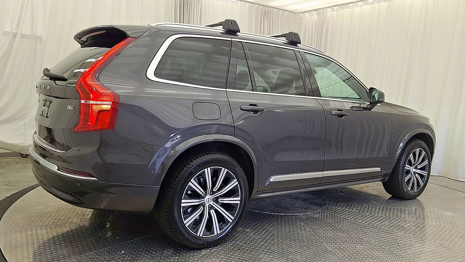 Used 2023 Volvo XC90 B6 Plus w/ Protection Package Premier AWD/4WD image 4