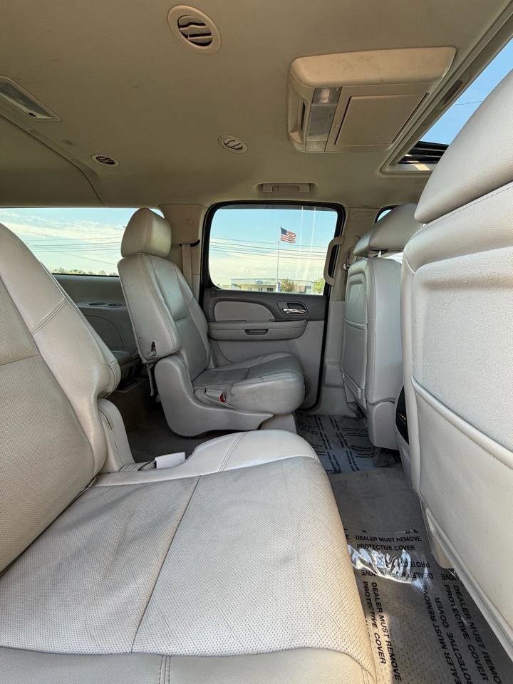 Used 2011 GMC Yukon XL SLT AWD/4WD image 19