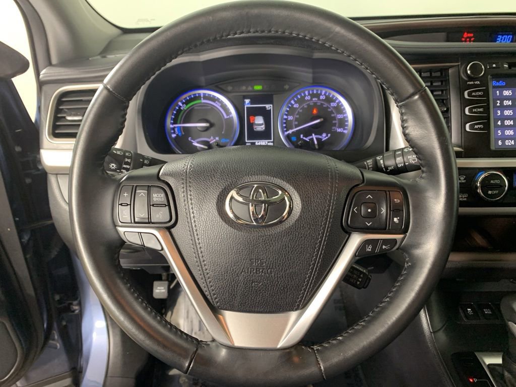 Used 2019 Toyota Highlander XLE AWD/4WD image 21