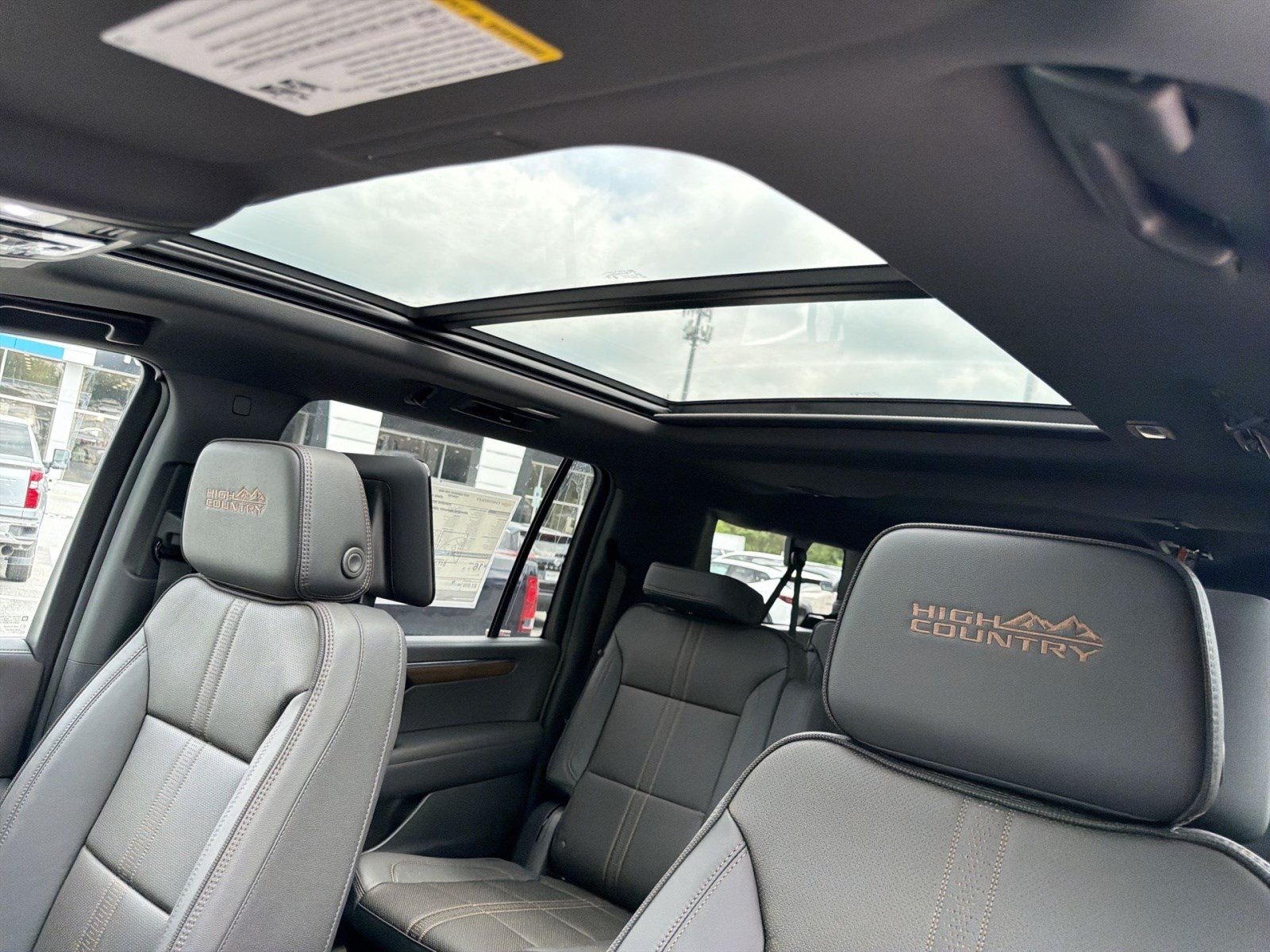 New 2026 Chevrolet Suburban High Country AWD/4WD image 18