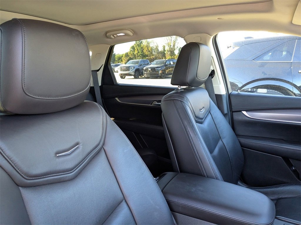 Used 2017 Cadillac XT5 Luxury w/ Driver Awareness Package image 29