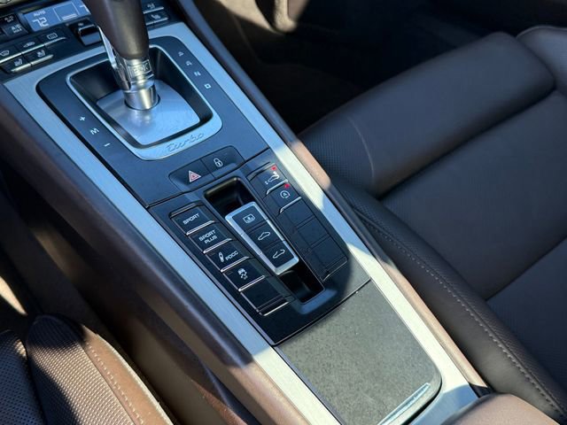 Used 2015 Porsche 911 Turbo S image 24