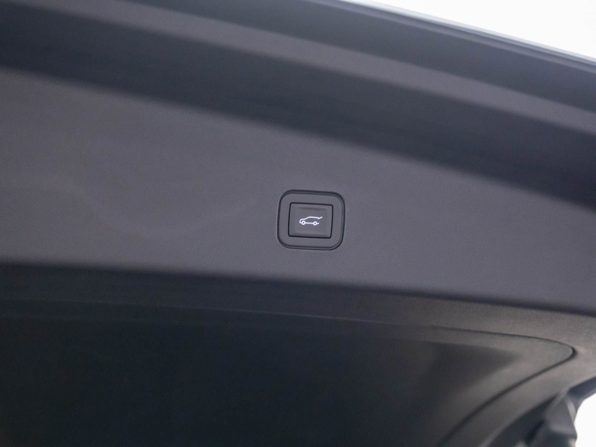 New 2026 Cadillac Vistiq Sport w/ LPO, Floor Liner Package image 29