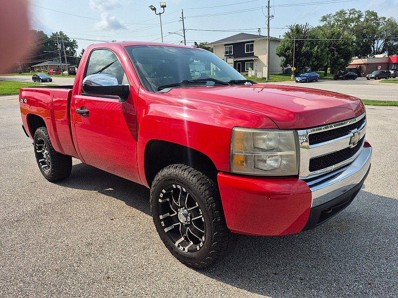 Used 2007 Chevrolet Silverado 1500 W/T w/ Towing Package AWD/4WD image 6