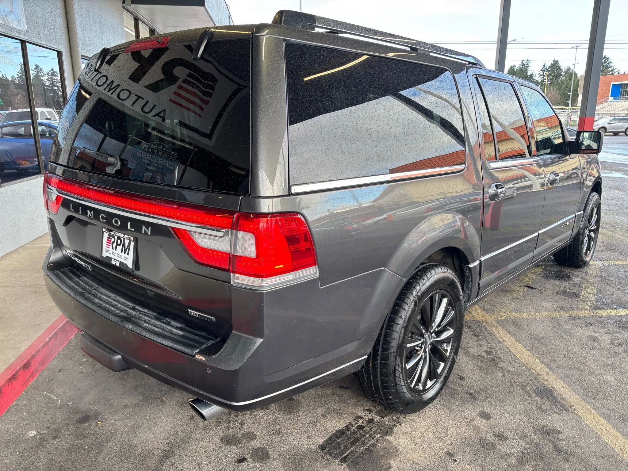 Used 2016 Lincoln Navigator L Select image 7