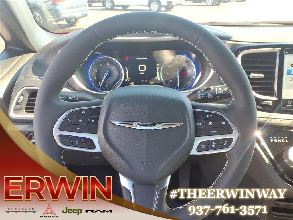 New 2026 Chrysler Pacifica Select image 15