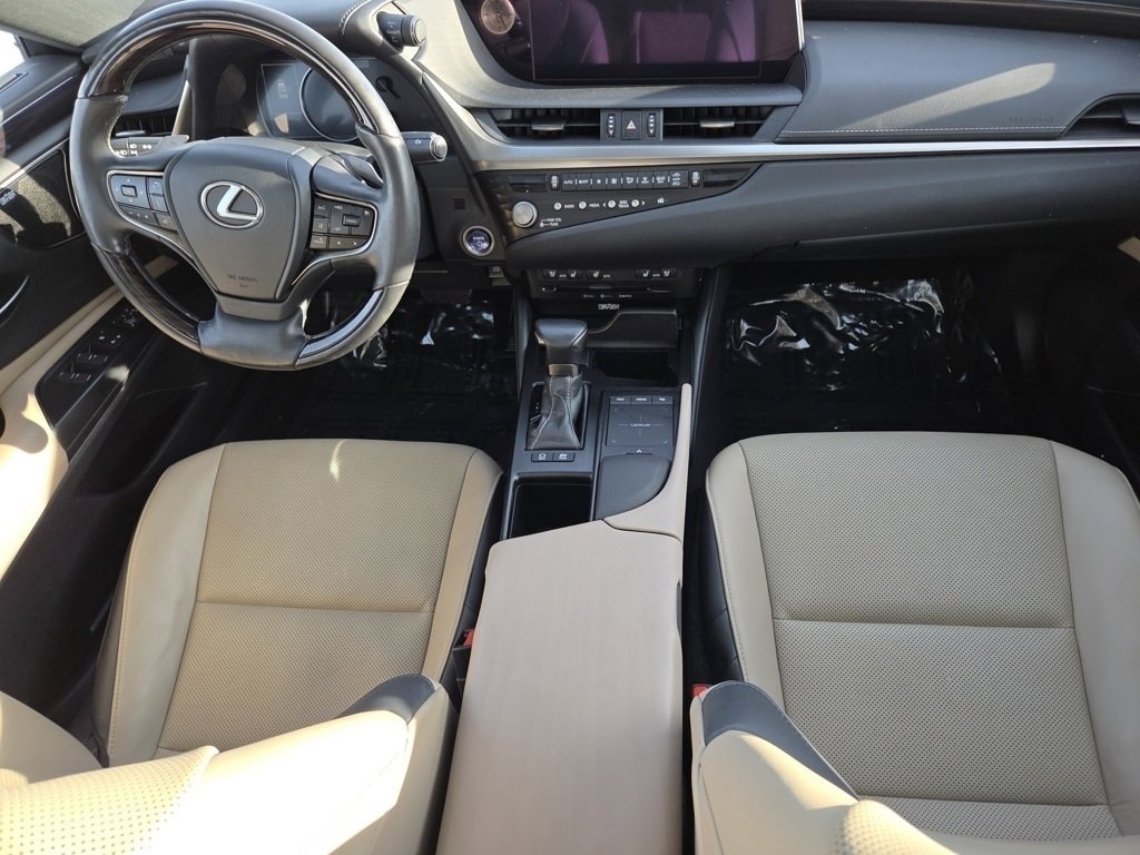 Used 2021 Lexus ES 300h w/ Premium Package image 32
