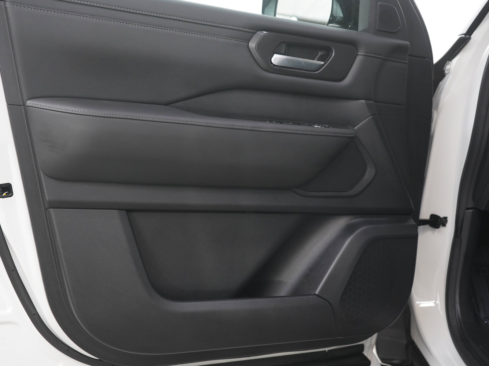 Certified 2025 Nissan Armada SV AWD/4WD image 20
