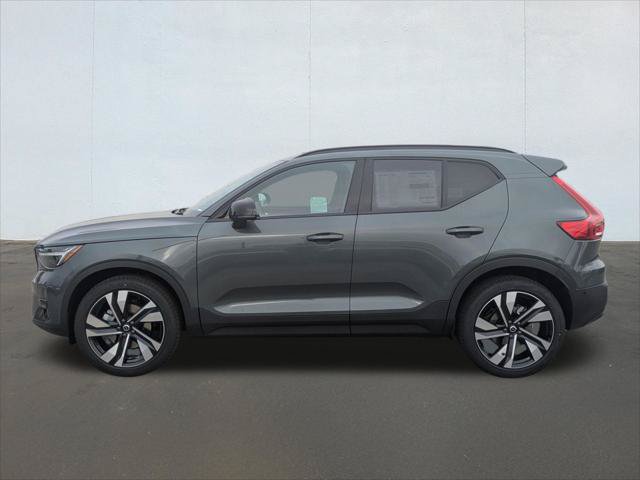 New 2026 Volvo XC40 B5 Ultra w/ Climate Package AWD/4WD image 3