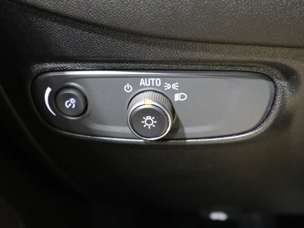 Used 2019 Chevrolet Equinox LT image 32