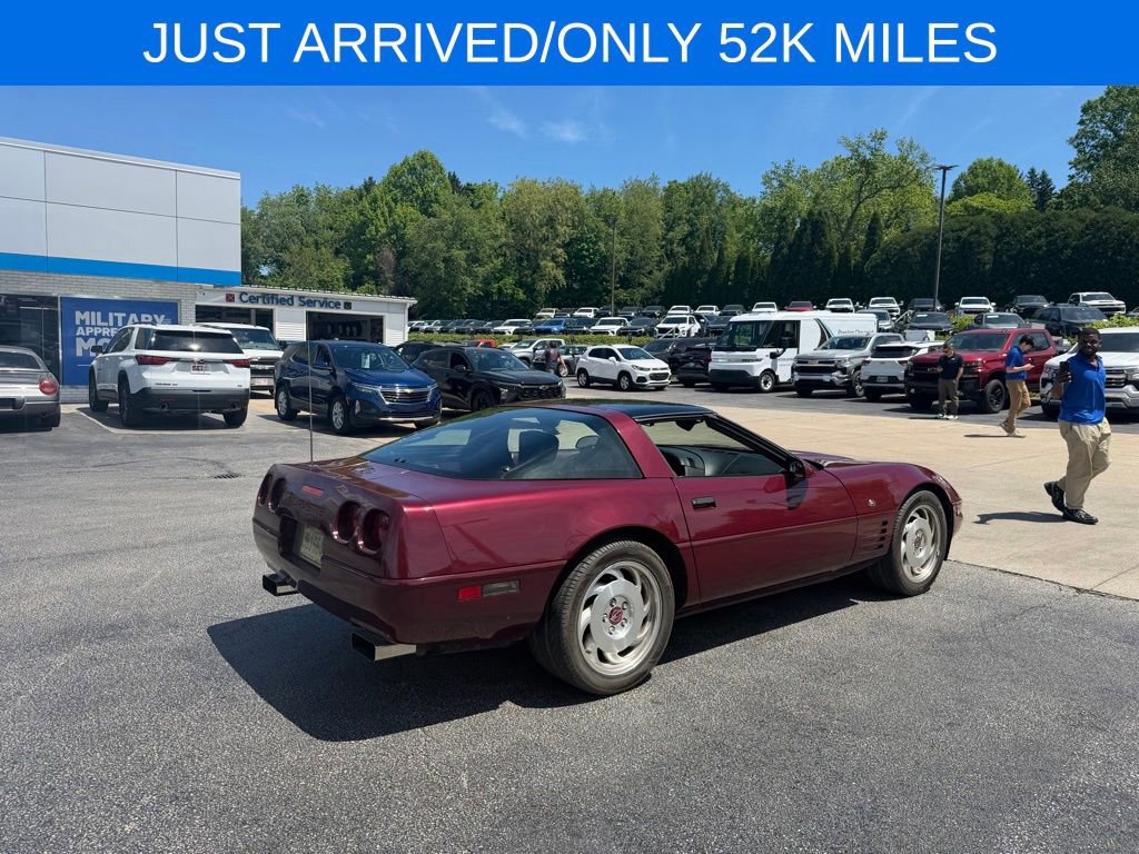 Used 1993 Chevrolet Corvette Coupe RWD image 3