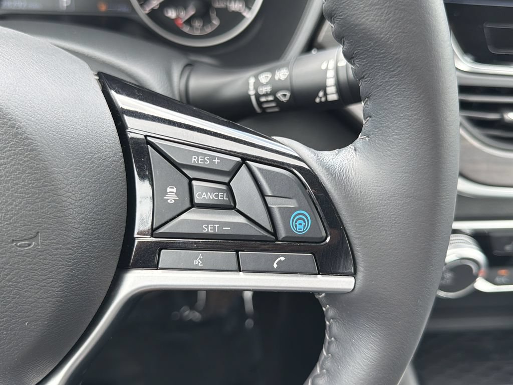 Used 2023 Nissan Altima 2.5 SV w/ SV Premium Package FWD image 10