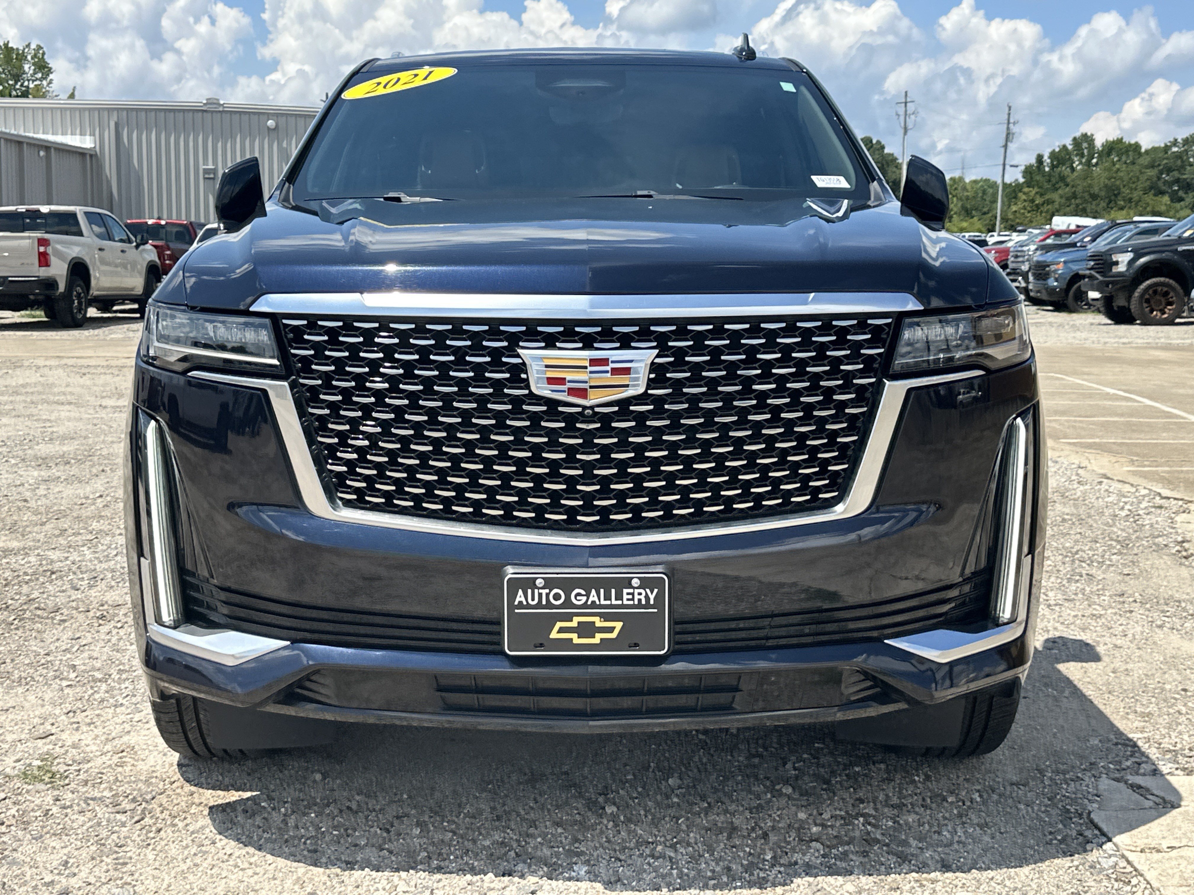 Certified 2021 Cadillac Escalade ESV Premium Luxury AWD/4WD image 2