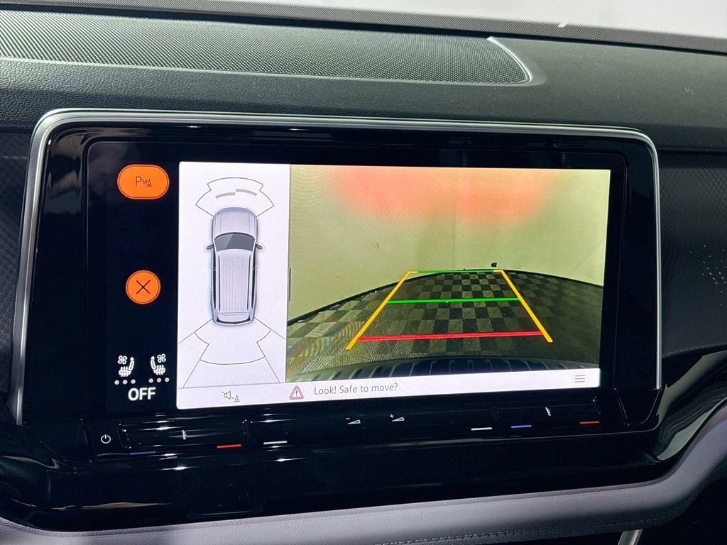 New 2026 Volkswagen Atlas Peak Edition image 16