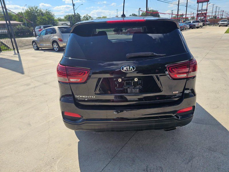 Used 2019 Kia Sorento LX image 4