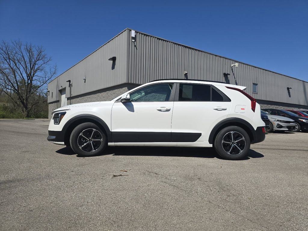 Used 2025 Kia Niro EX image 14