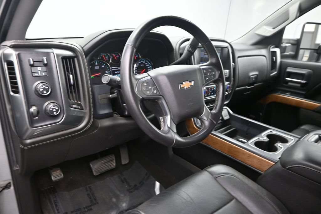 Used 2015 Chevrolet Silverado 1500 LTZ w/ LTZ Plus Package AWD/4WD image 18